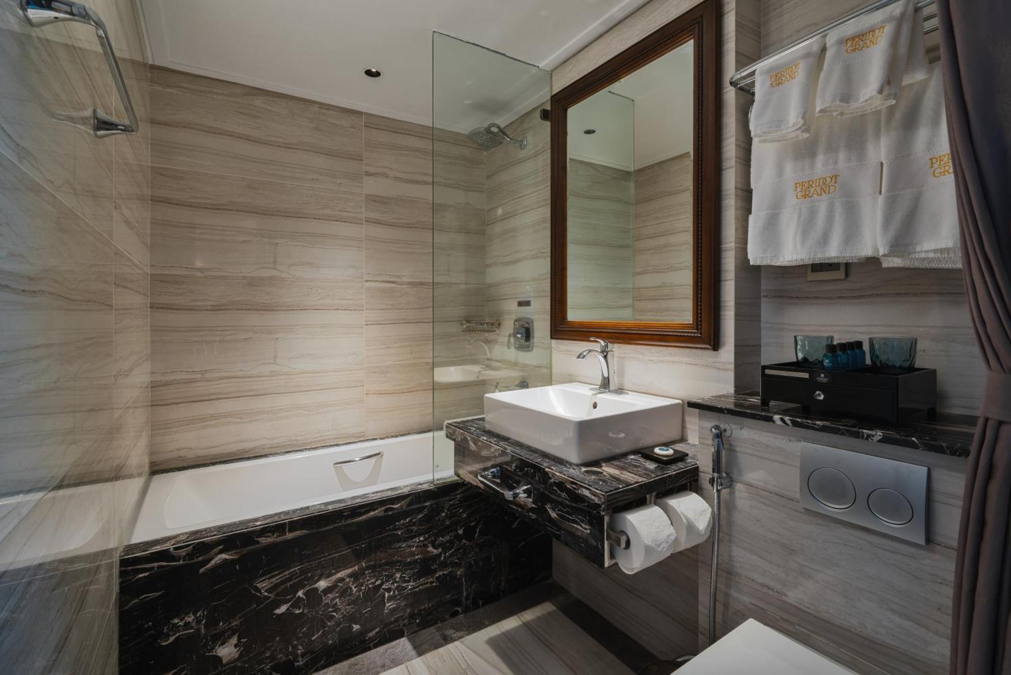 Deluxe Double or Twin Room with Balcony